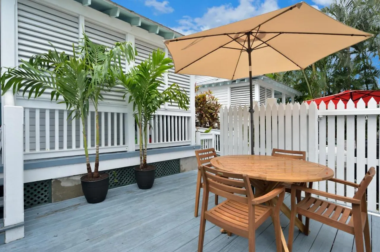 Key West Cockadoodle Cottage On Duval United States